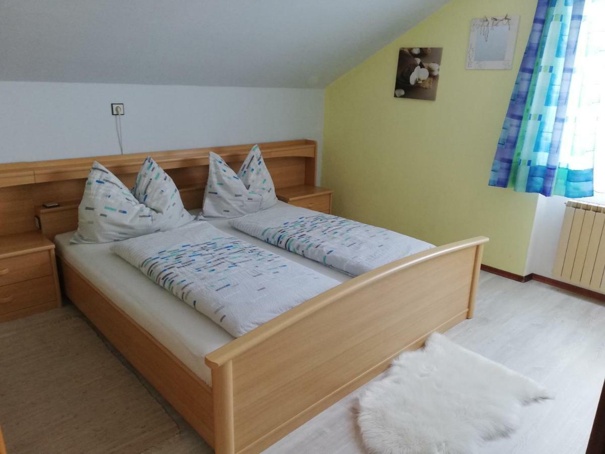 Gaestezimmer Glaser Gross-Siegharts Εξωτερικό φωτογραφία
